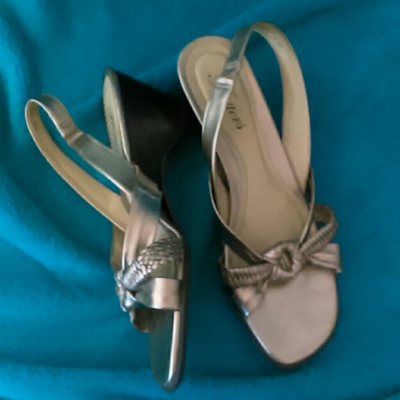 Trotters Shoes - Spectacular Cozy Sandals